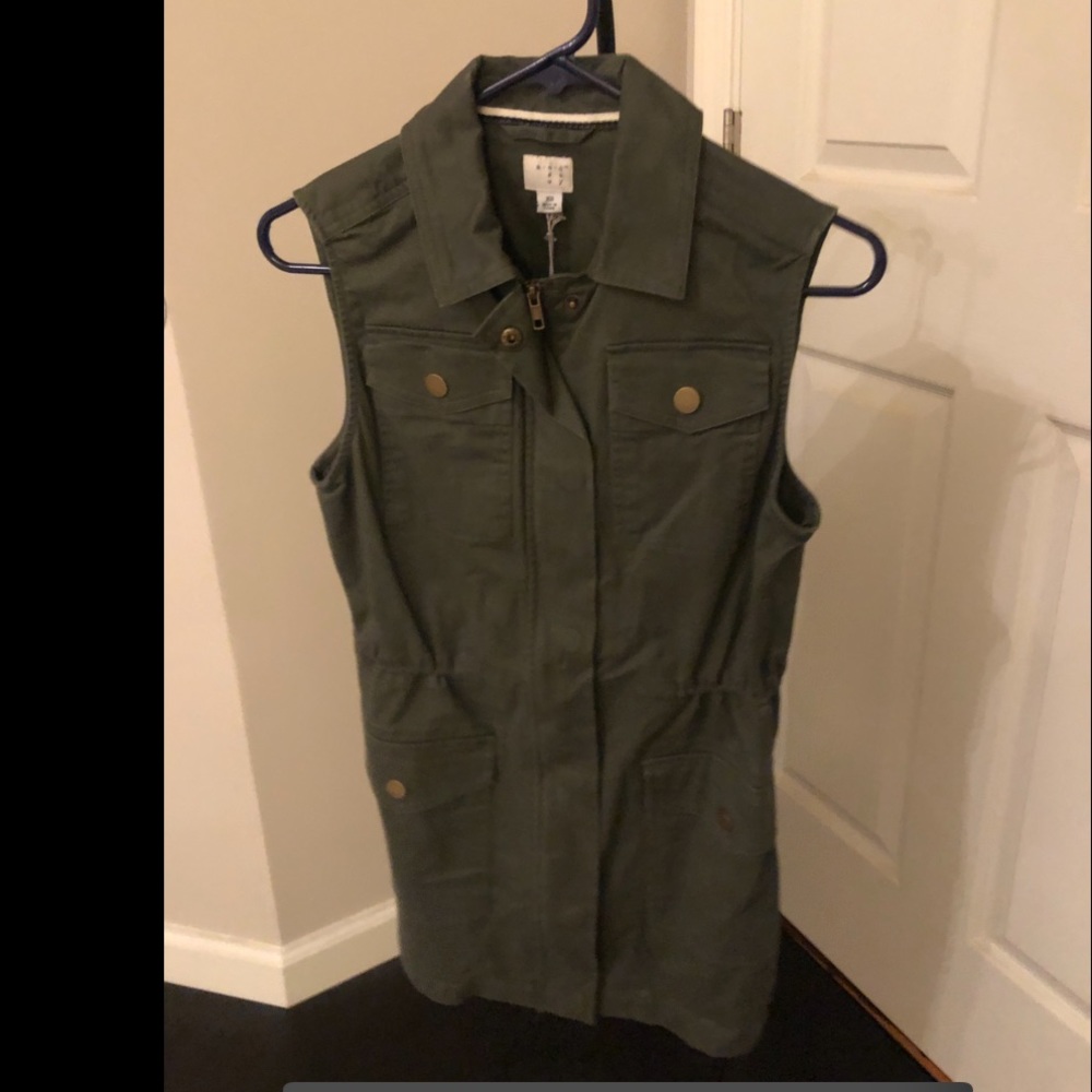 Green utility vest